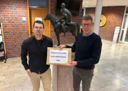 Matthias Ruhle Bürgermeisterkandidat mit Ralf Wübbeler - bei der Übergabe der Unterstützerstimmen