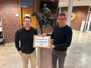 Matthias Ruhle Bürgermeisterkandidat mit Ralf Wübbeler - bei der Übergabe der Unterstützerstimmen